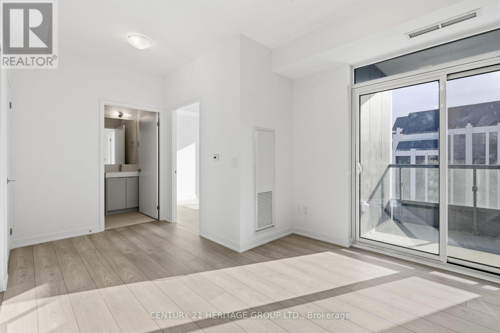 2019 - 10 Abeja Street, Vaughan, Ontario  L4K 0R4 - Photo 8 - N12597924