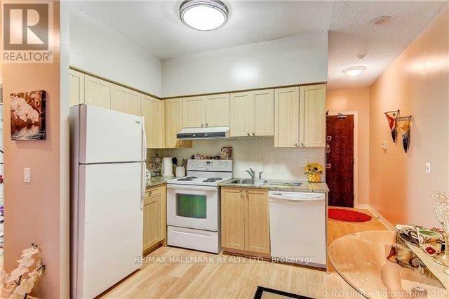 1001 - 15 North Park Road, Vaughan, Ontario  L4J 0A1 - Photo 5 - N12597938