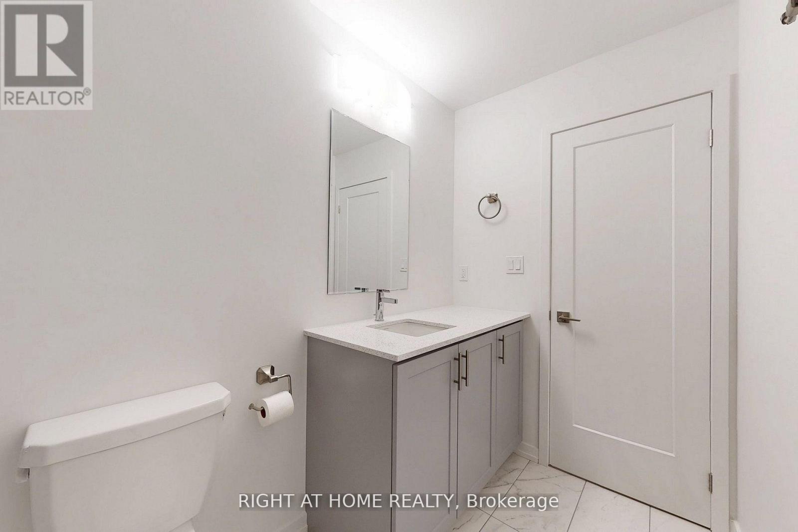 4 - 17 Lytham Green Circle, Newmarket, Ontario  L3Y 0H4 - Photo 11 - N12597976