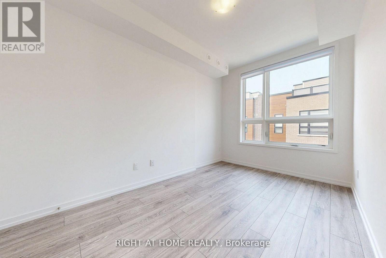 4 - 17 Lytham Green Circle, Newmarket, Ontario  L3Y 0H4 - Photo 13 - N12597976