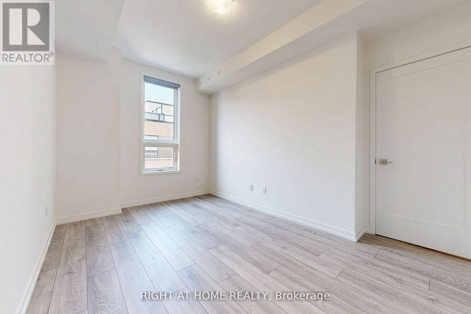 4 - 17 Lytham Green Circle, Newmarket, Ontario  L3Y 0H4 - Photo 15 - N12597976