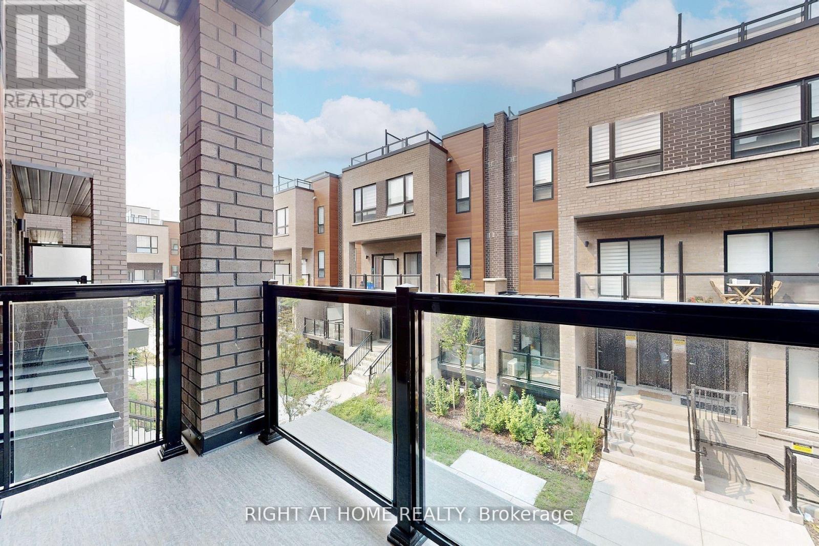 4 - 17 Lytham Green Circle, Newmarket, Ontario  L3Y 0H4 - Photo 17 - N12597976