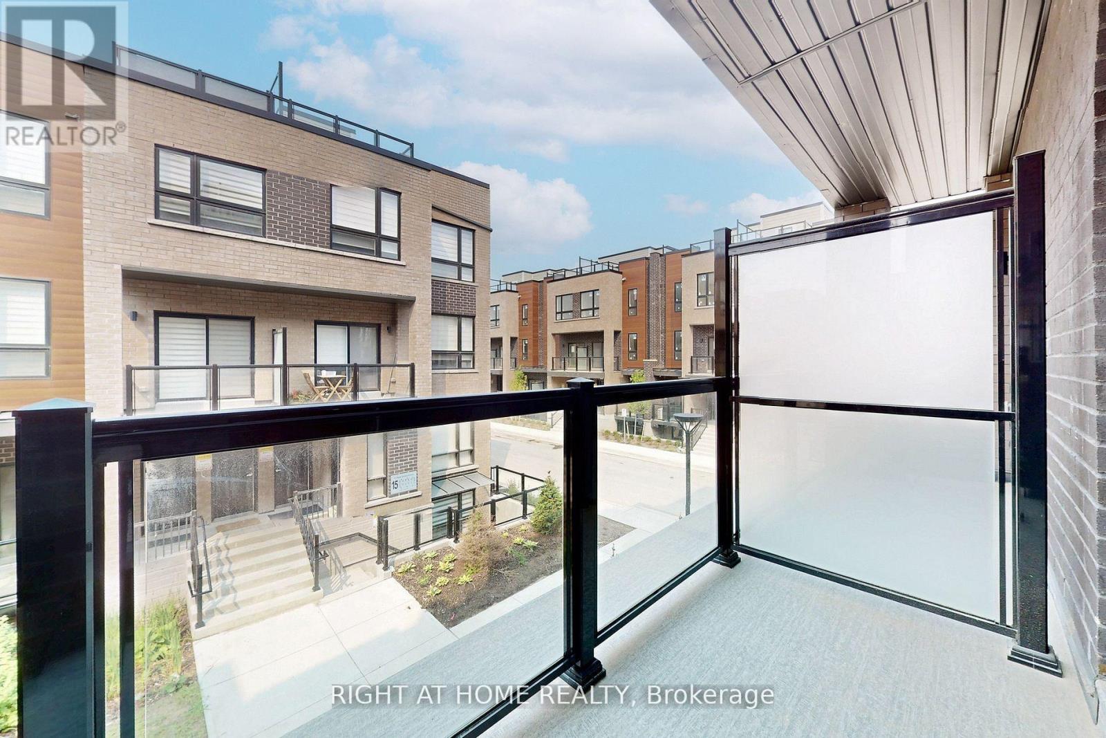 4 - 17 Lytham Green Circle, Newmarket, Ontario  L3Y 0H4 - Photo 18 - N12597976