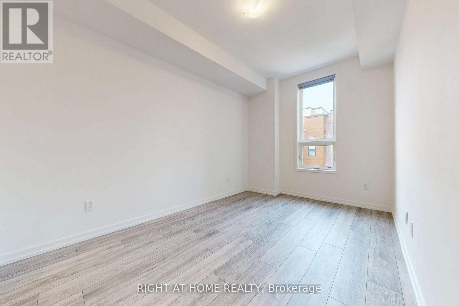 4 - 17 Lytham Green Circle, Newmarket, Ontario  L3Y 0H4 - Photo 19 - N12597976