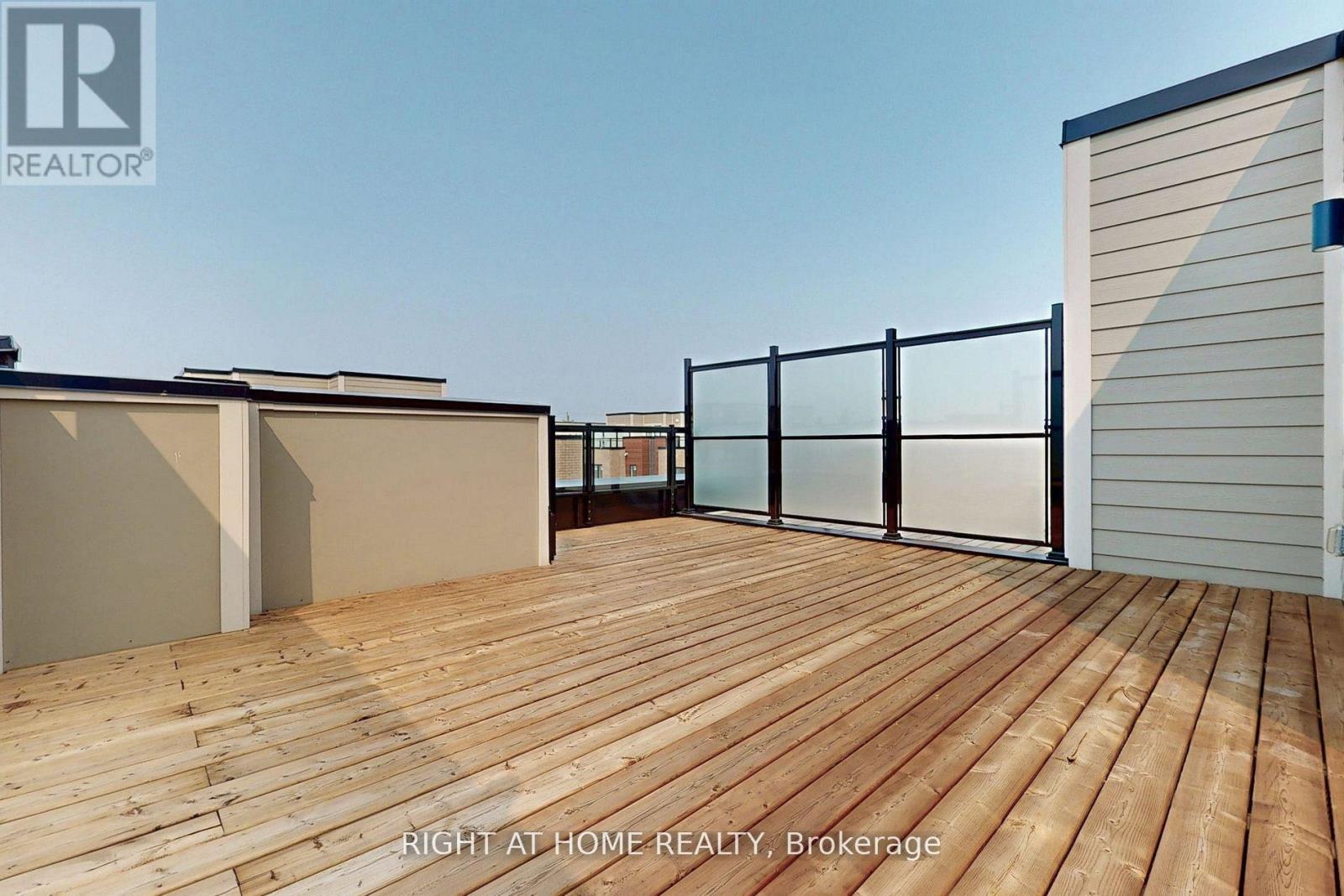 4 - 17 Lytham Green Circle, Newmarket, Ontario  L3Y 0H4 - Photo 26 - N12597976