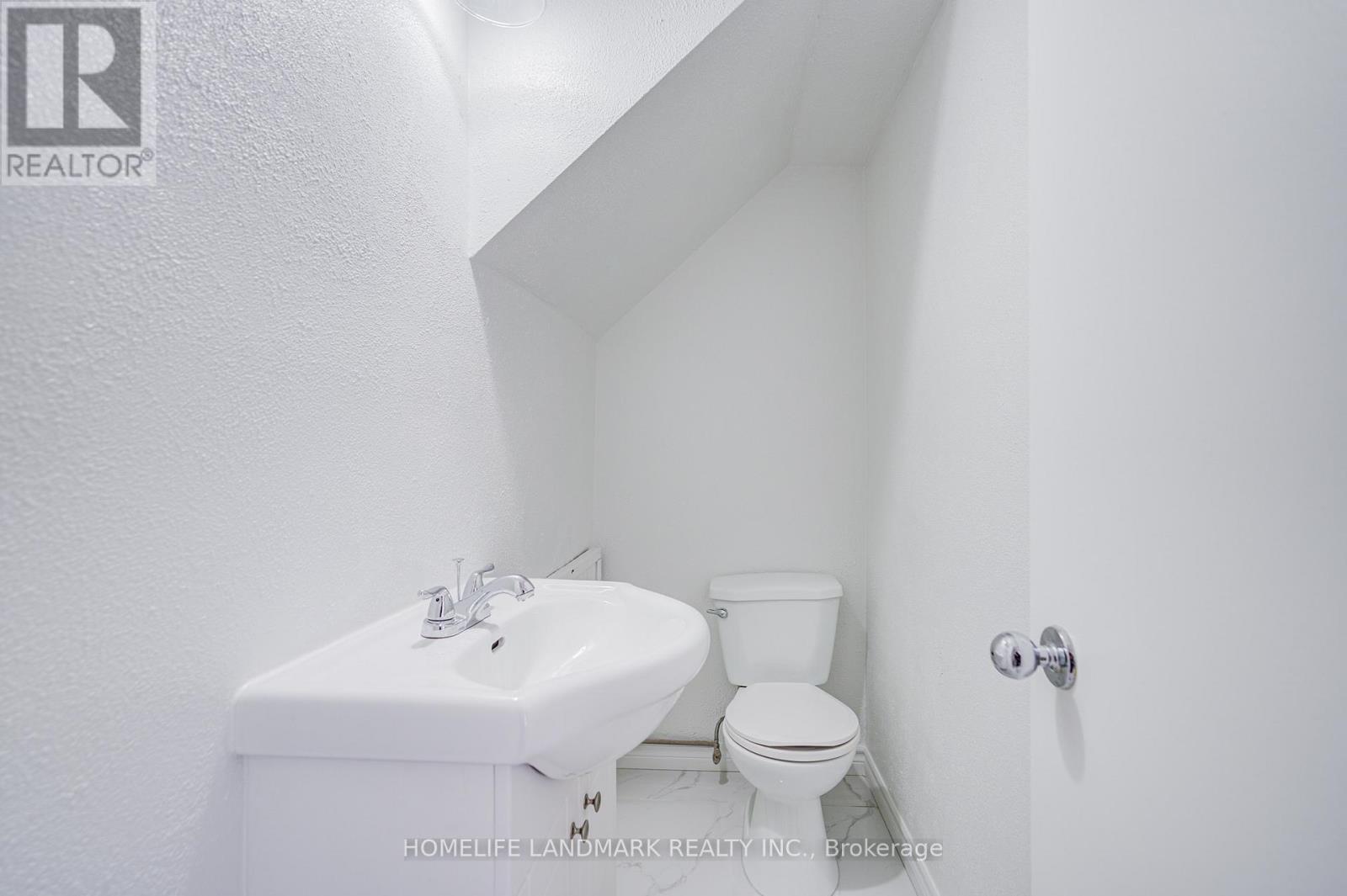 306 Terrace Drive, Georgina, Ontario  L4P 2Y8 - Photo 10 - N12597998