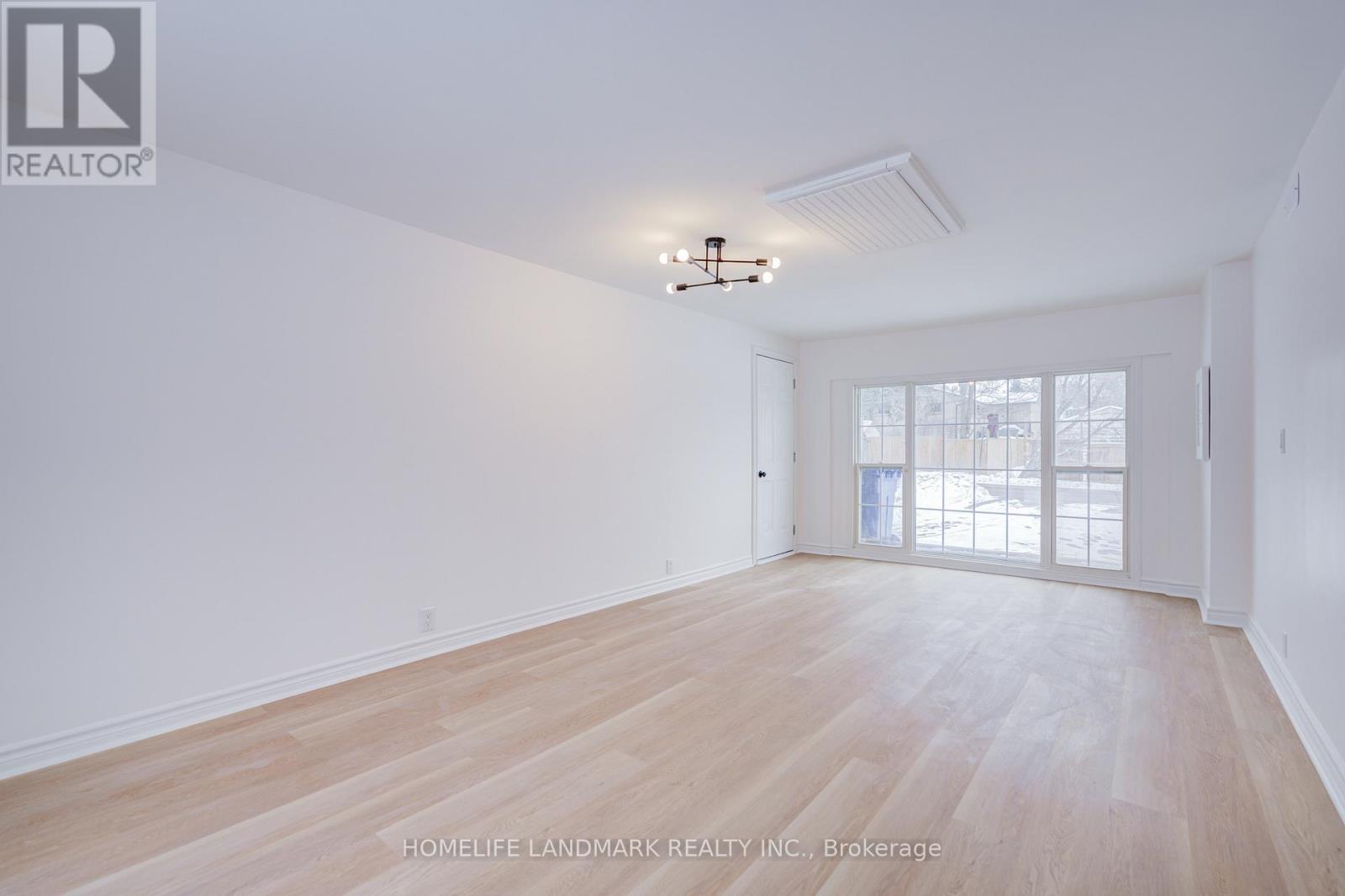 306 Terrace Drive, Georgina, Ontario  L4P 2Y8 - Photo 11 - N12597998