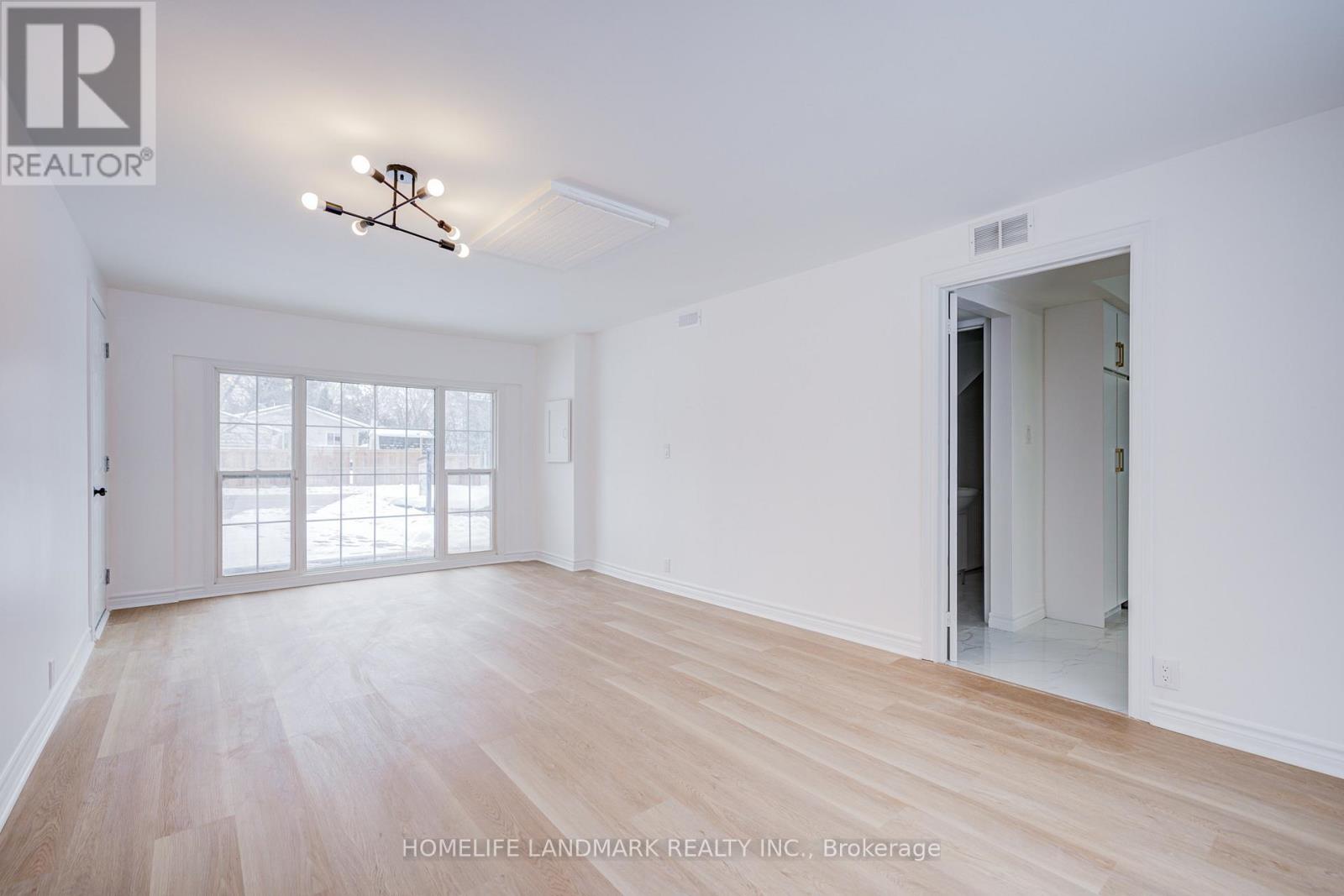 306 Terrace Drive, Georgina, Ontario  L4P 2Y8 - Photo 12 - N12597998