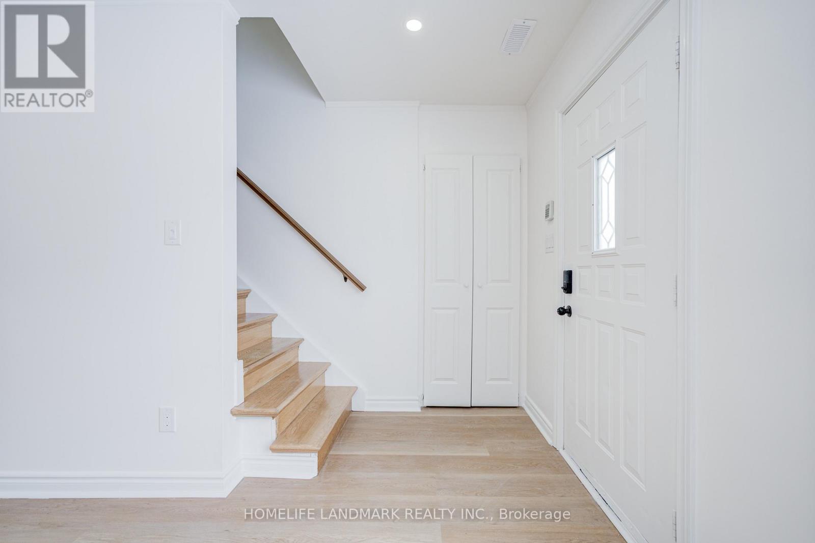 306 Terrace Drive, Georgina, Ontario  L4P 2Y8 - Photo 3 - N12597998