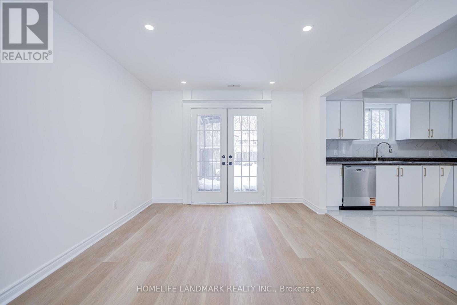 306 Terrace Drive, Georgina, Ontario  L4P 2Y8 - Photo 6 - N12597998