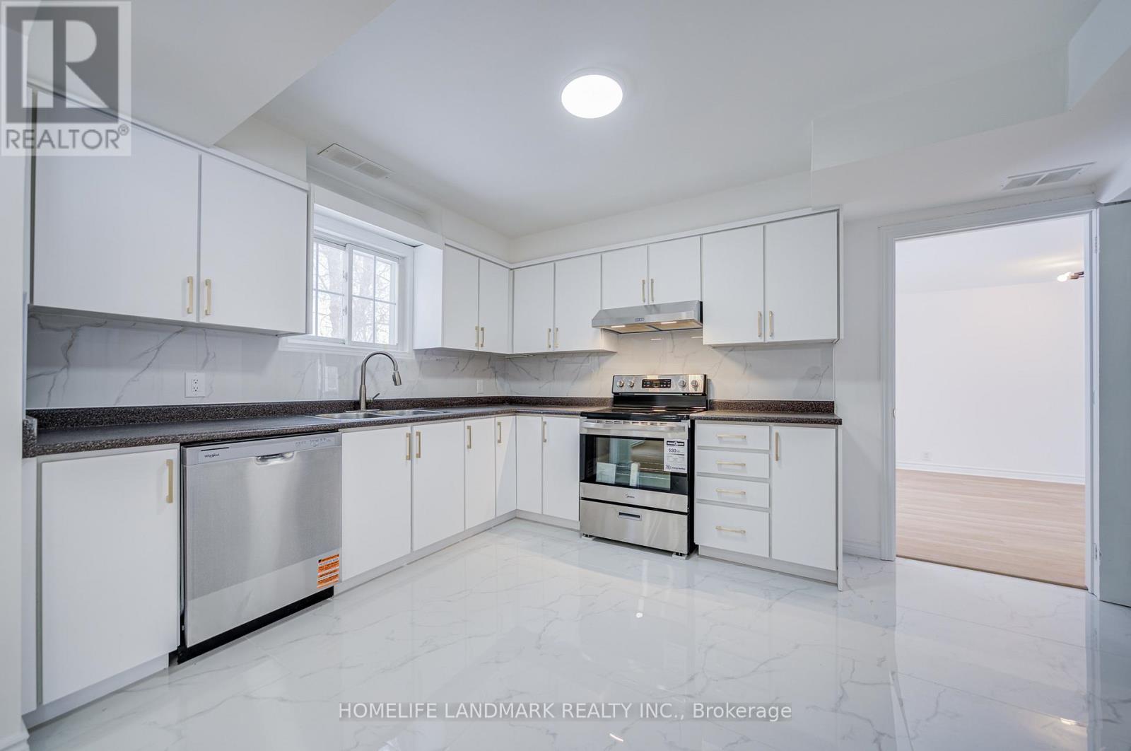 306 Terrace Drive, Georgina, Ontario  L4P 2Y8 - Photo 7 - N12597998