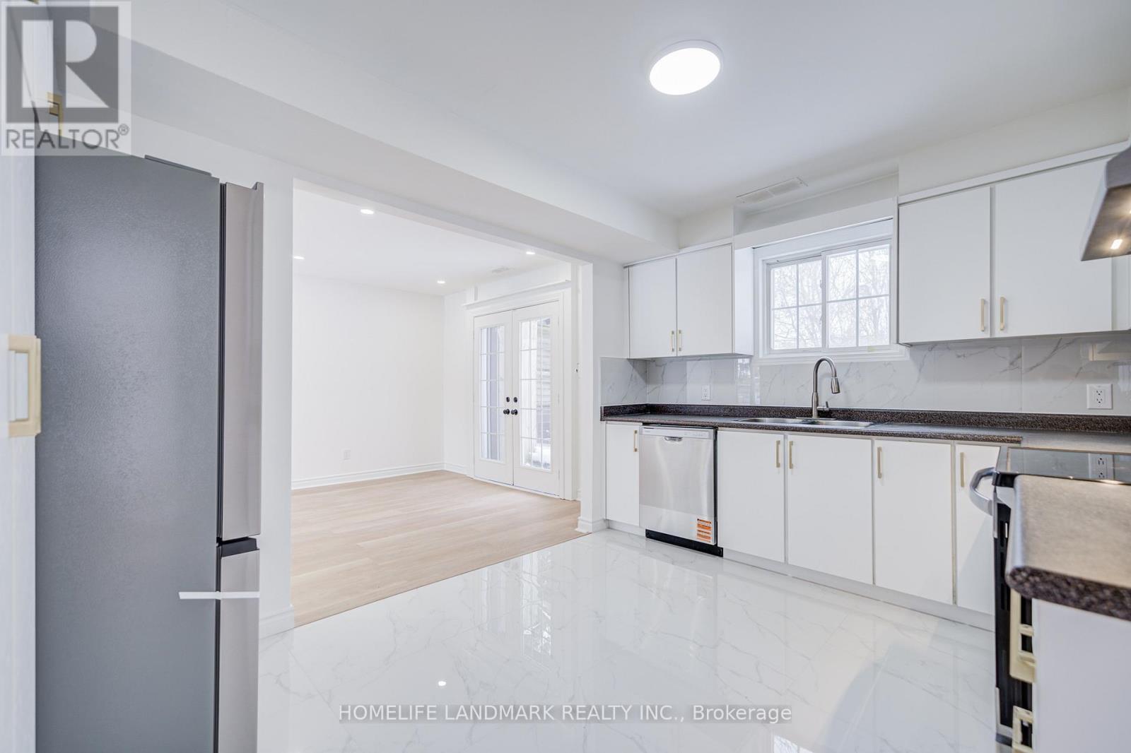 306 Terrace Drive, Georgina, Ontario  L4P 2Y8 - Photo 9 - N12597998