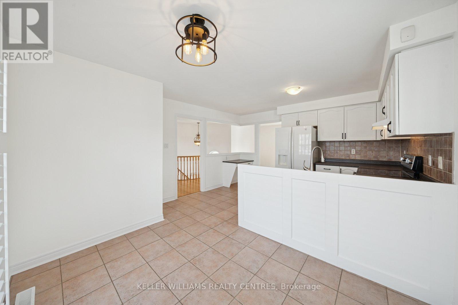 10 Margaret Place, Georgina, Ontario  L4P 3X2 - Photo 12 - N12598004