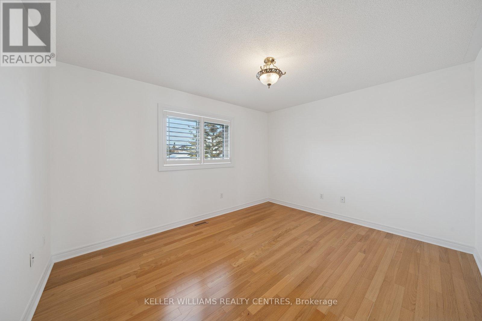 10 Margaret Place, Georgina, Ontario  L4P 3X2 - Photo 19 - N12598004