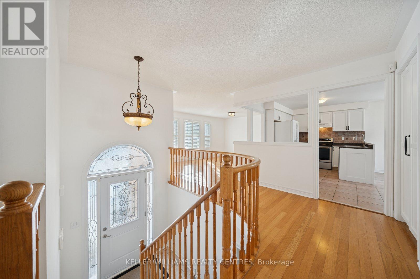 10 Margaret Place, Georgina, Ontario  L4P 3X2 - Photo 7 - N12598004