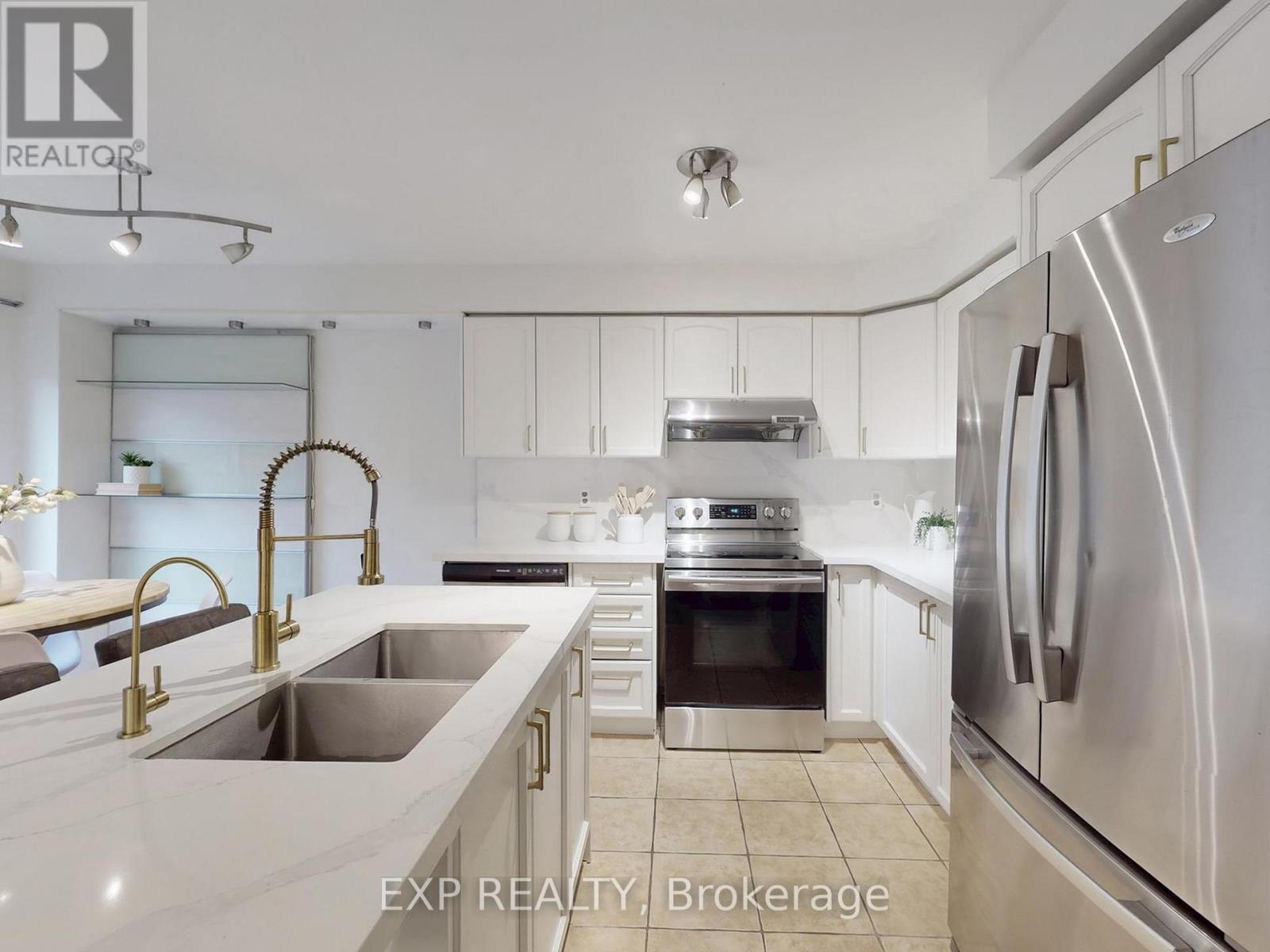 98 Lowther Avenue, Richmond Hill, Ontario  L4E 4P3 - Photo 14 - N12598092