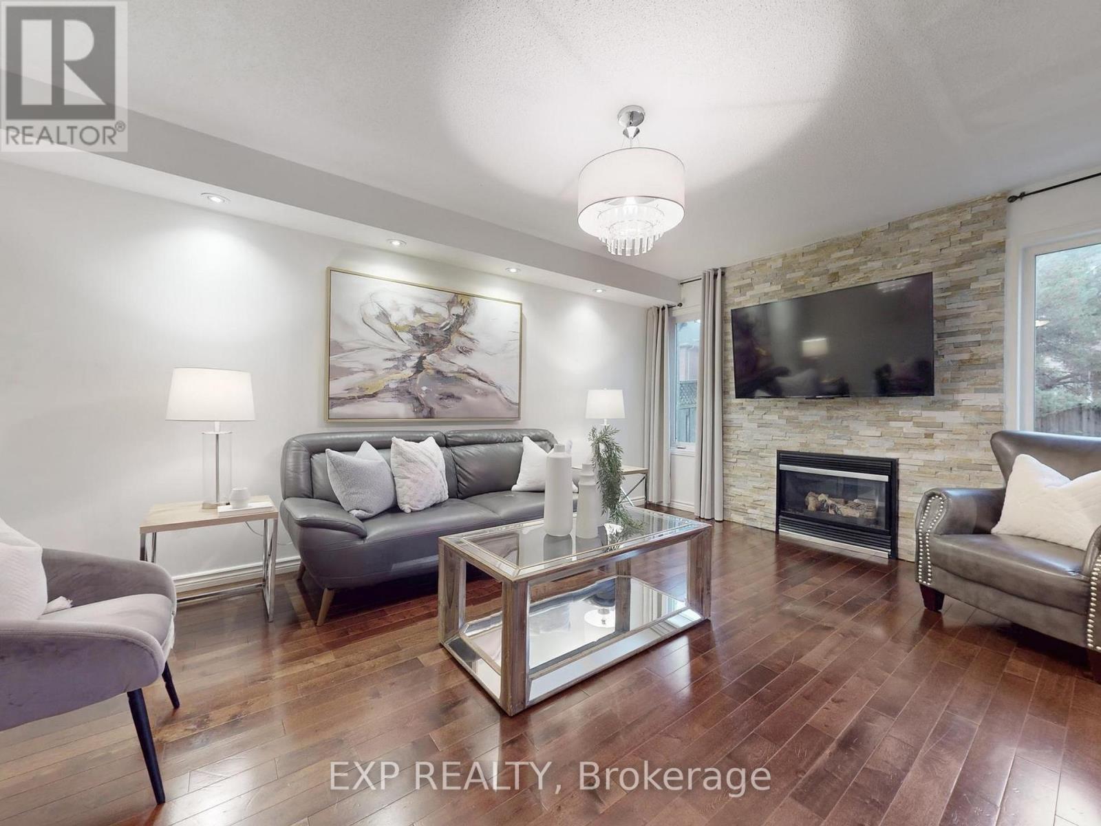 98 Lowther Avenue, Richmond Hill, Ontario  L4E 4P3 - Photo 8 - N12598092