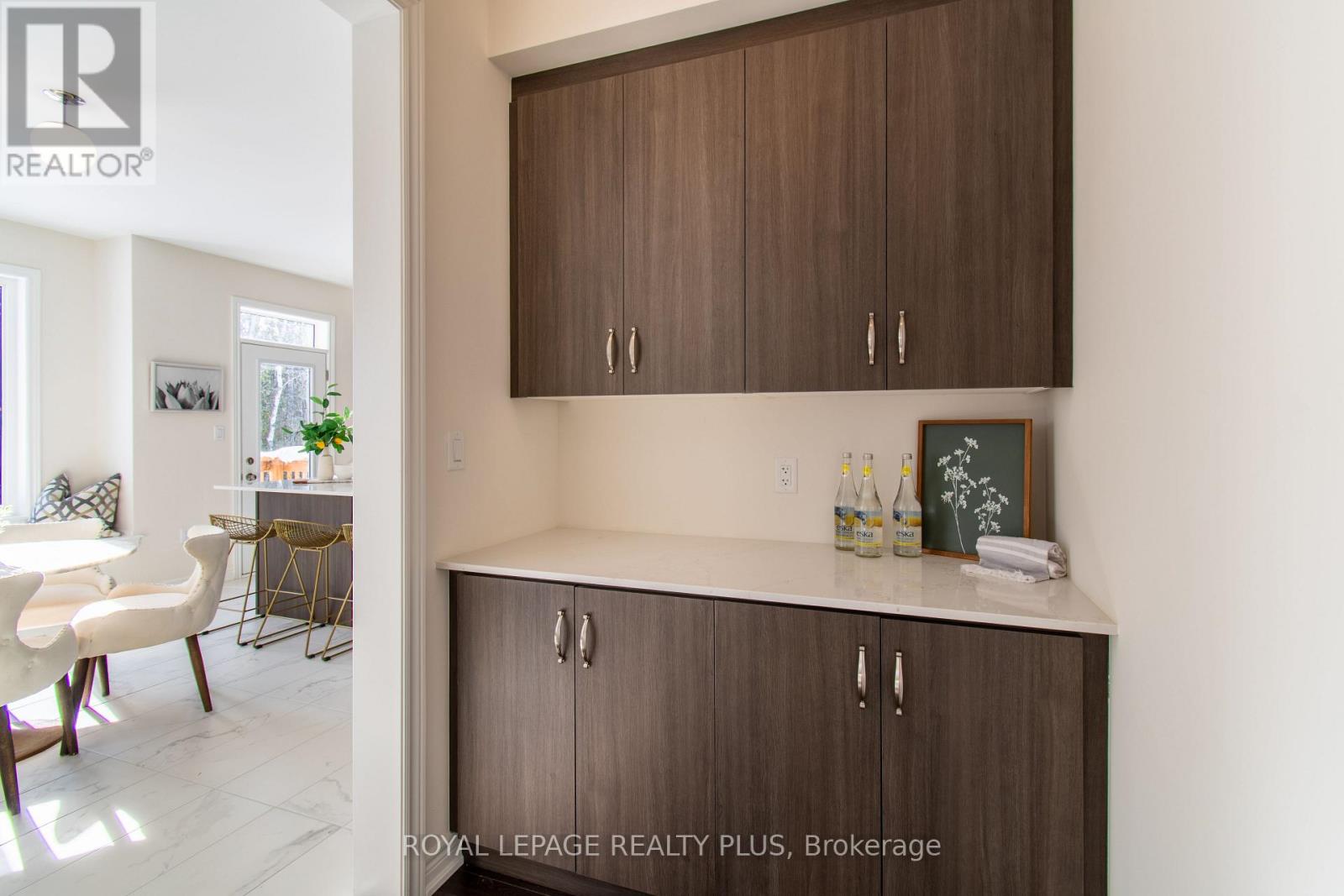 147 Dovedale Drive, Georgina, Ontario  L4P 0S6 - Photo 12 - N12598128