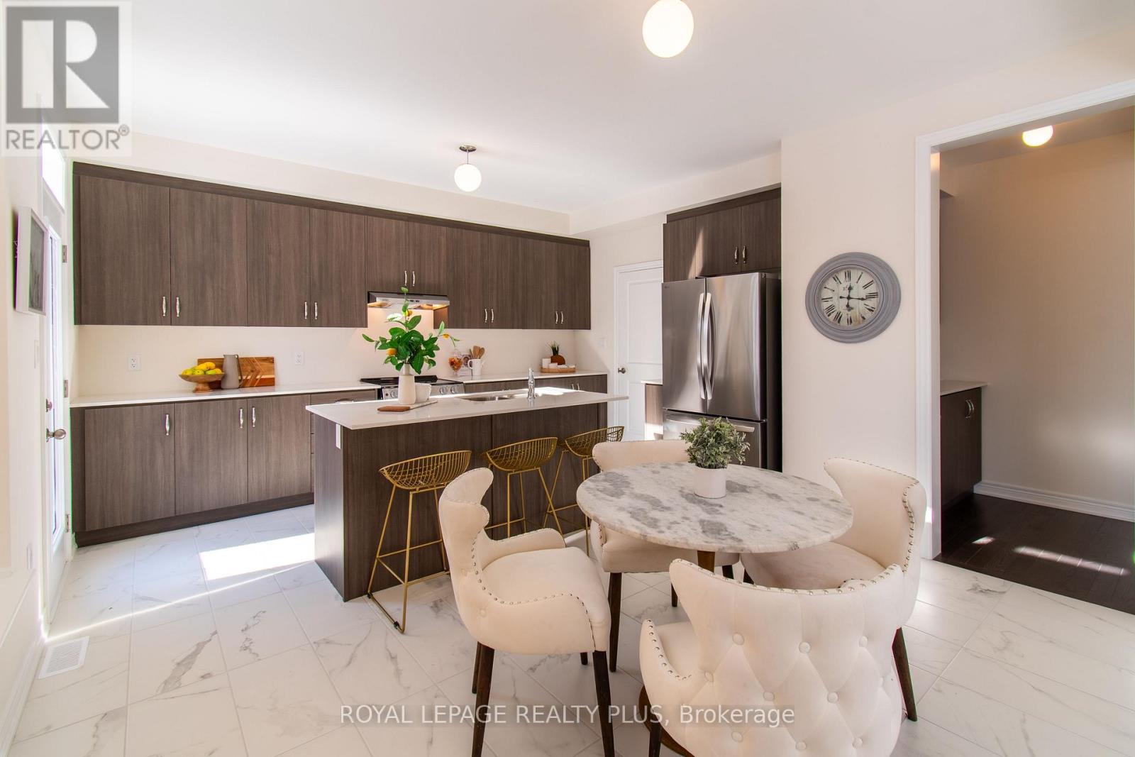 147 Dovedale Drive, Georgina, Ontario  L4P 0S6 - Photo 13 - N12598128