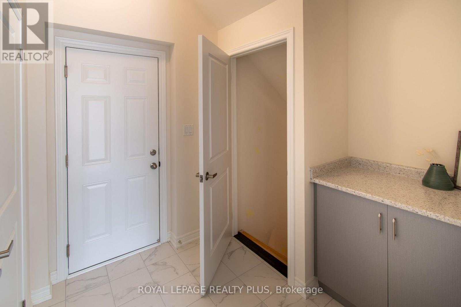 147 Dovedale Drive, Georgina, Ontario  L4P 0S6 - Photo 17 - N12598128