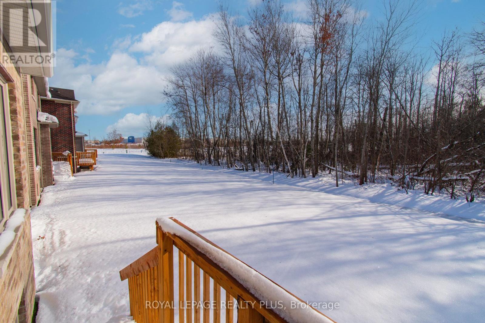 147 Dovedale Drive, Georgina, Ontario  L4P 0S6 - Photo 4 - N12598128