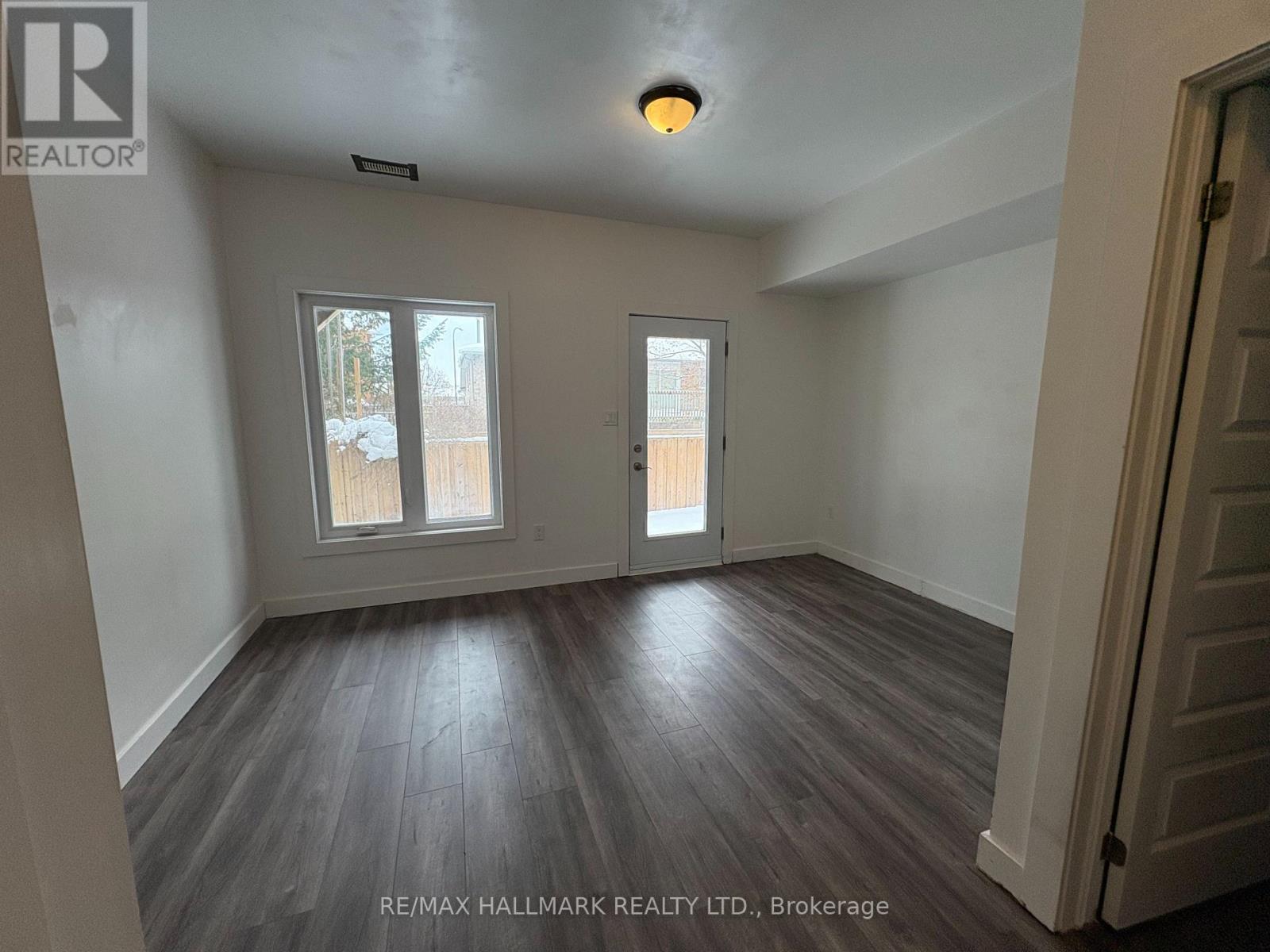 21 - 540 Essa Road, Barrie (Holly), Ontario  L9J 0H2 - Photo 10 - S12598152