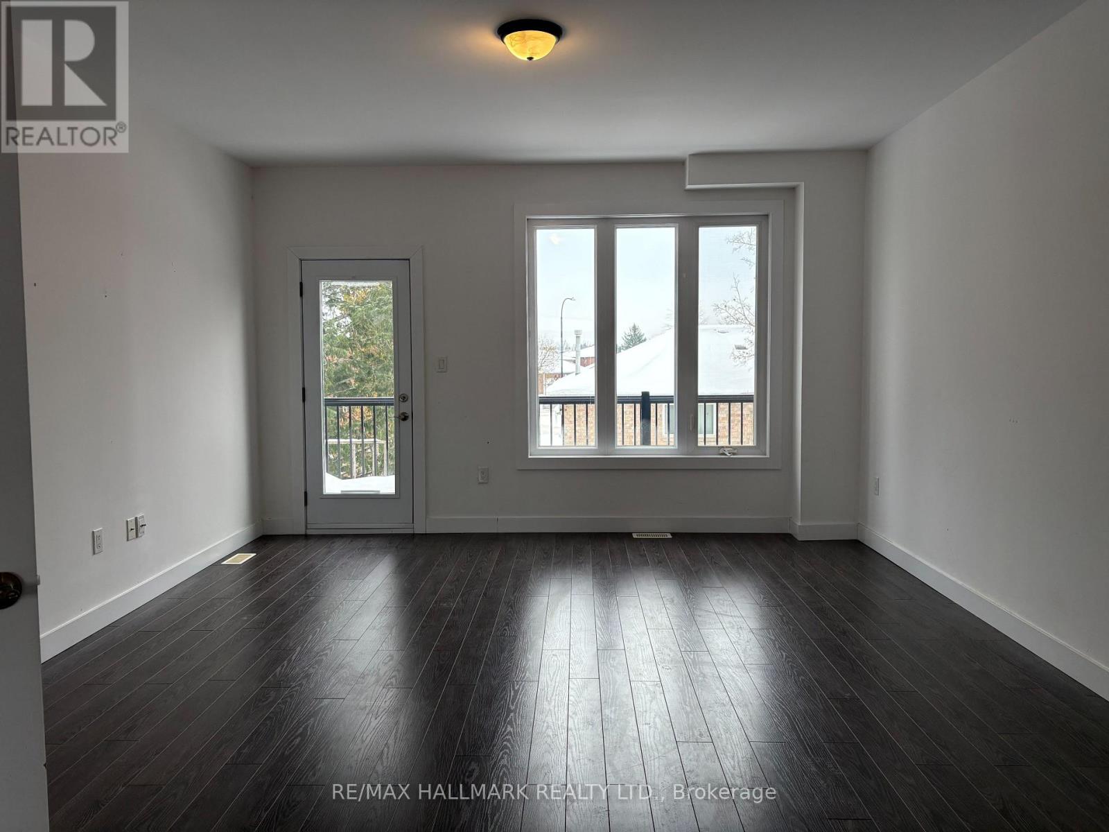 21 - 540 Essa Road, Barrie (Holly), Ontario  L9J 0H2 - Photo 2 - S12598152