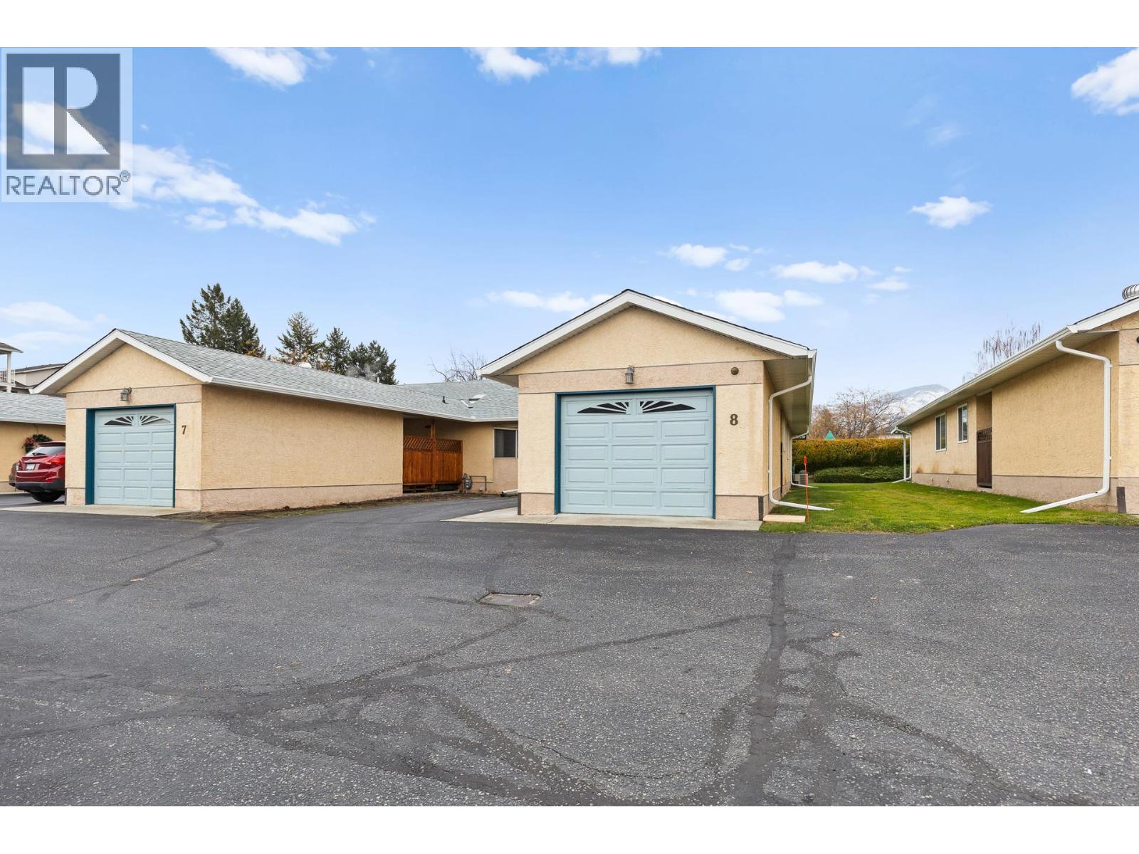 205 Gerstmar Road Unit# 8 Kelowna Photo 2