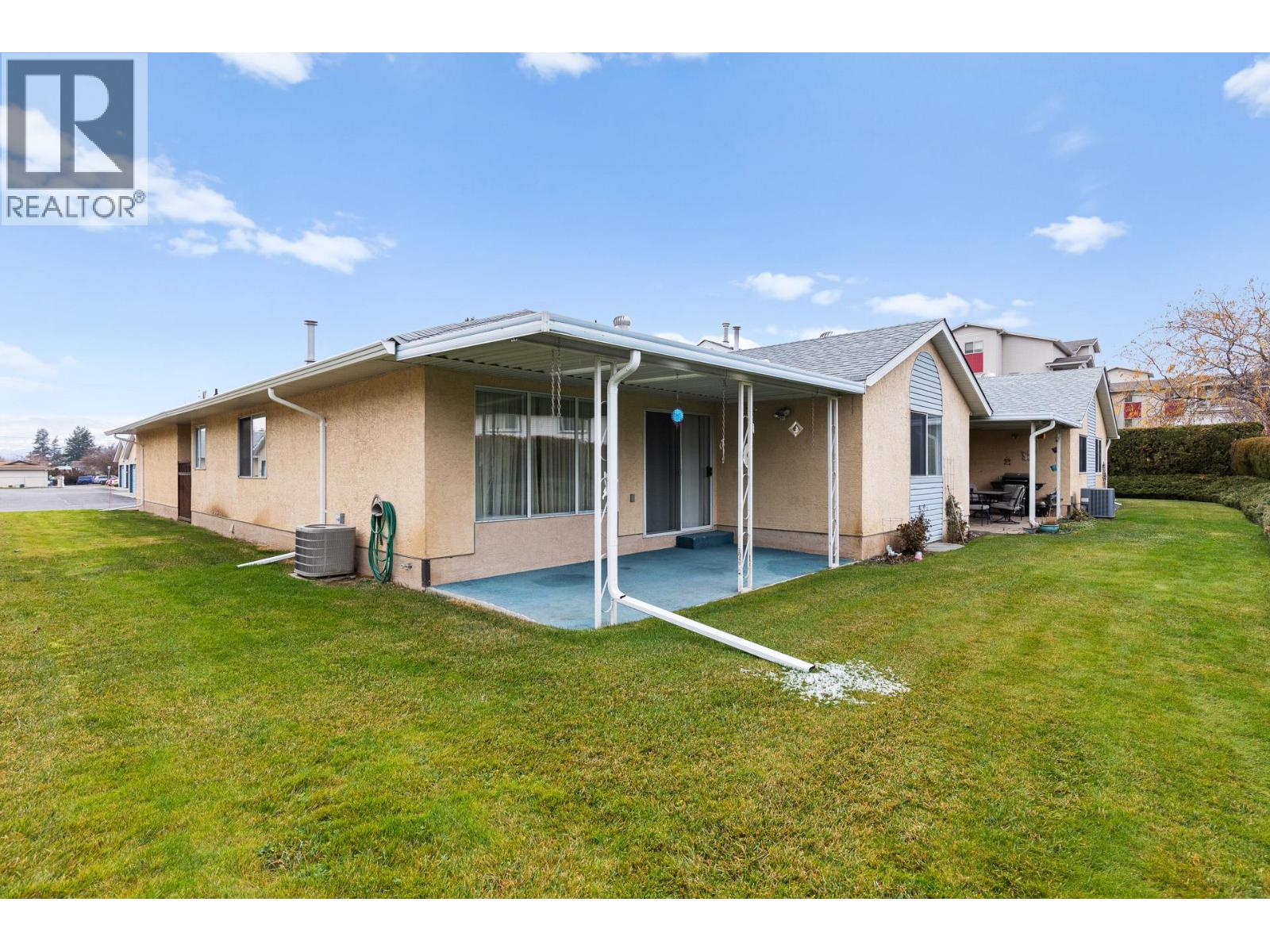 205 Gerstmar Road Unit# 8 Kelowna Photo 4