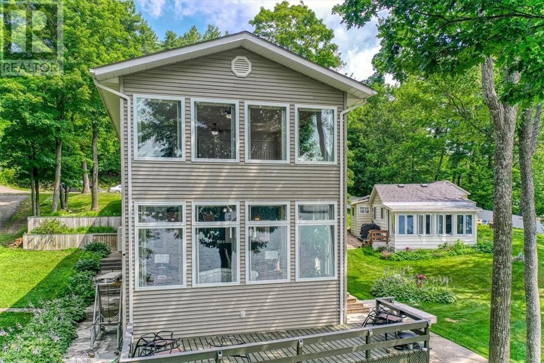 2033 Panache North Shore Road, Whitefish, Ontario