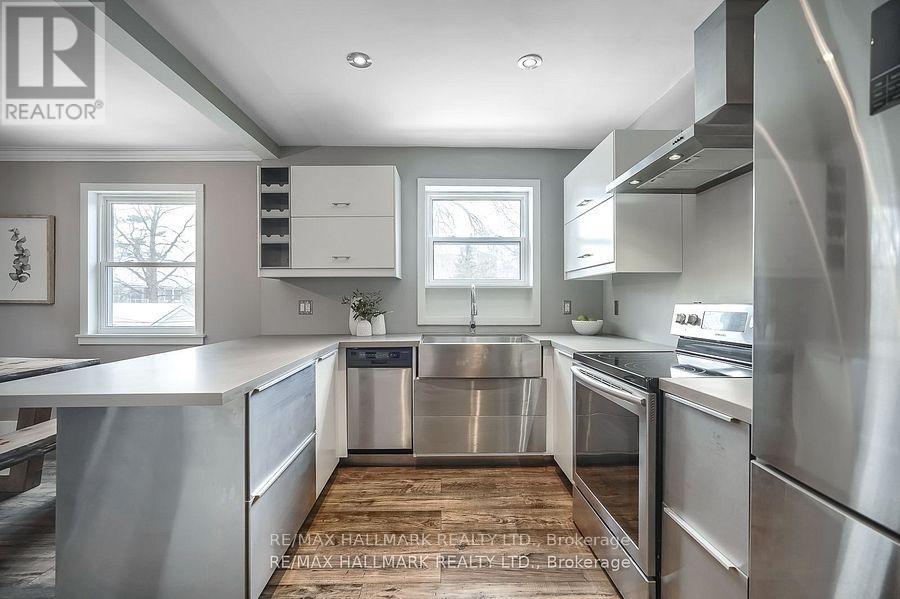 Upper - 6 Thirty First Street, Toronto, Ontario  M8W 3E8 - Photo 17 - W12597922