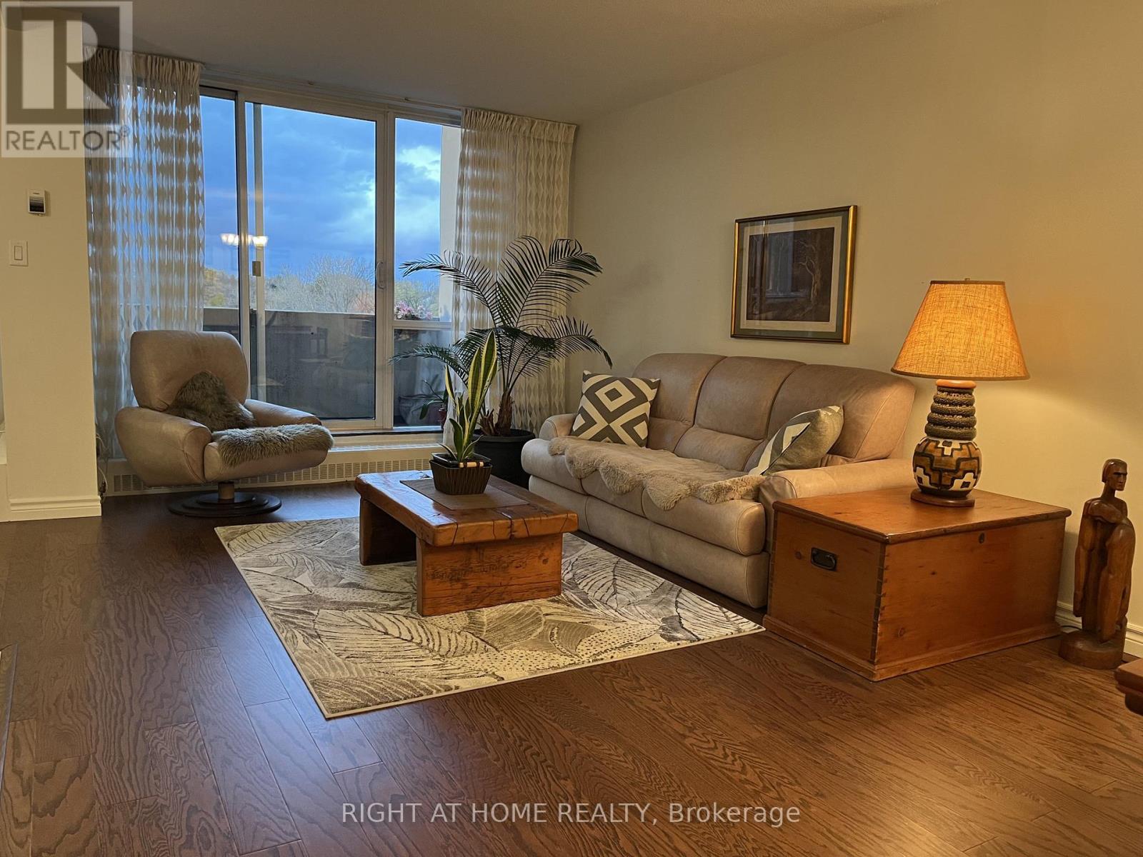 617 - 60 Southport Street, Toronto, Ontario  M6S 3N4 - Photo 5 - W12598002