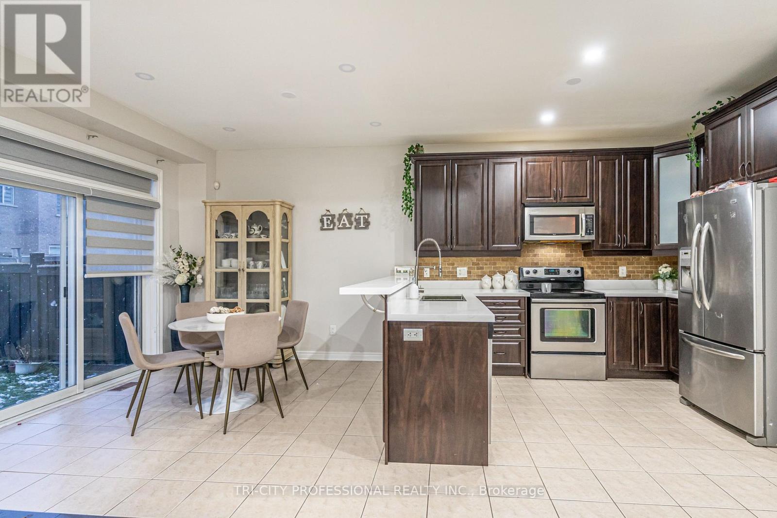 17 Sleightholme Crescent, Brampton, Ontario  L6P 3C2 - Photo 15 - W12598012