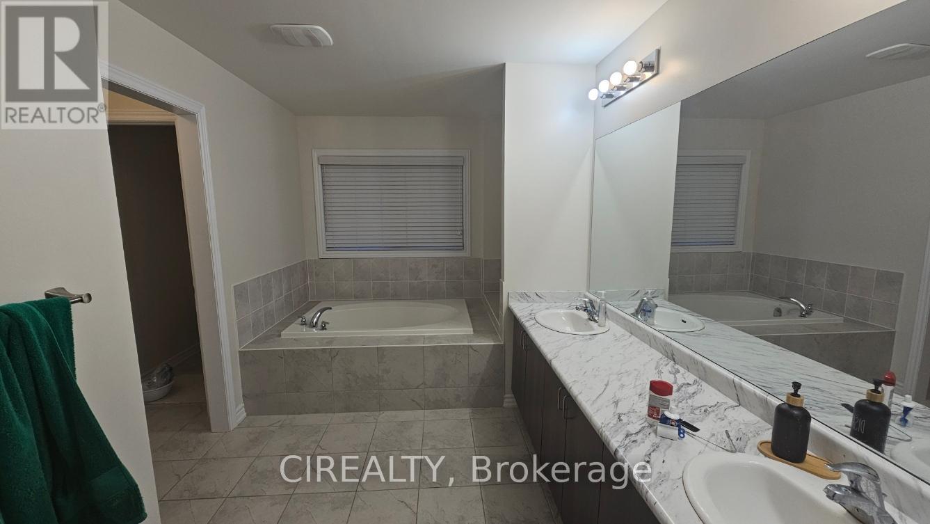 268 Bonnieglen Farm Boulevard, Caledon, Ontario  L7C 4B3 - Photo 22 - W12598118