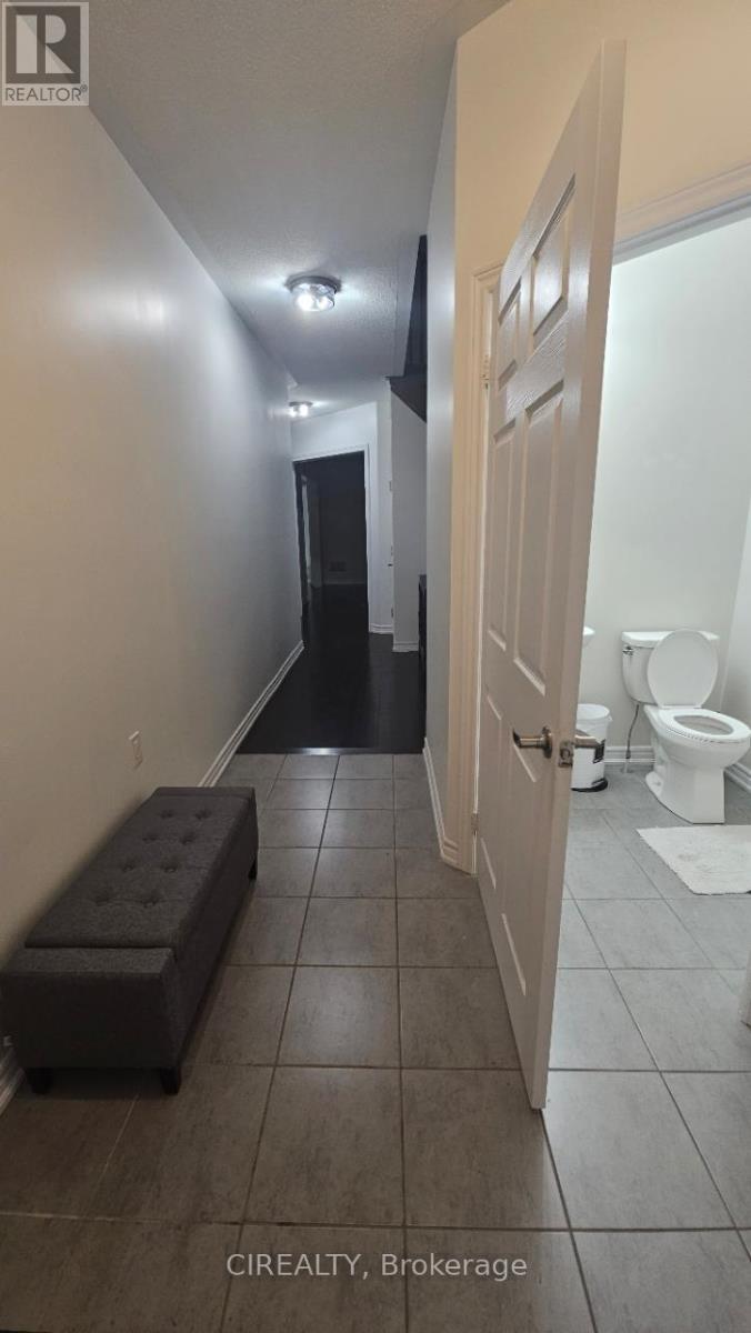 268 Bonnieglen Farm Boulevard, Caledon, Ontario  L7C 4B3 - Photo 5 - W12598118