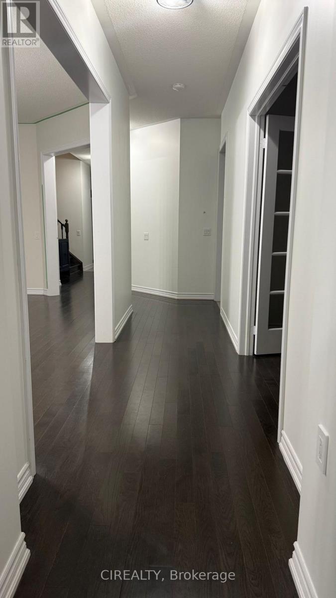 268 Bonnieglen Farm Boulevard, Caledon, Ontario  L7C 4B3 - Photo 7 - W12598118