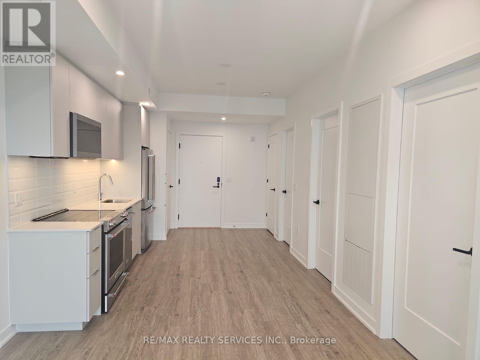 720 Whitlock Avenue, Milton (Wi Willmott), Ontario  L9E 2B9 - Photo 10 - W12598120