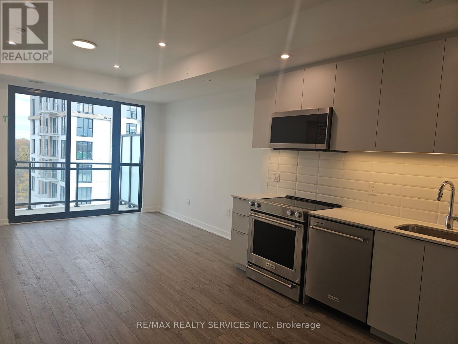 720 Whitlock Avenue, Milton (Wi Willmott), Ontario  L9E 2B9 - Photo 13 - W12598120