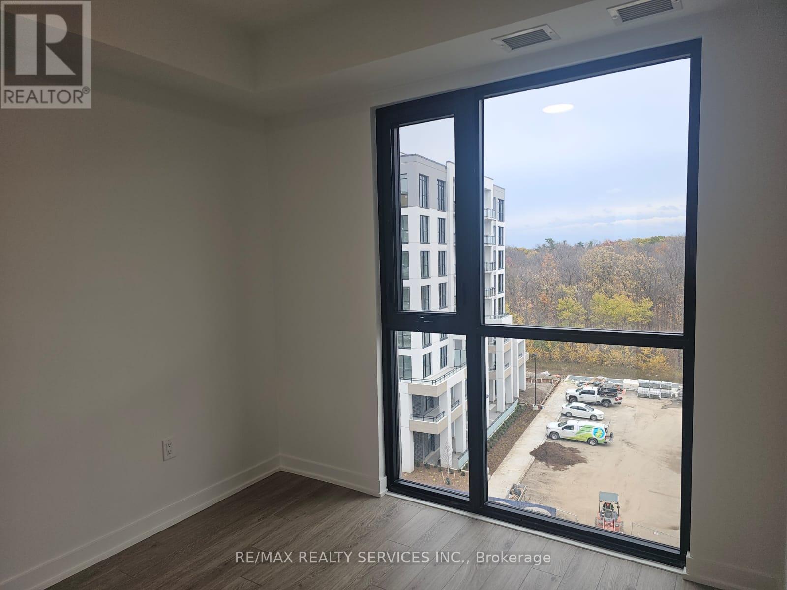 720 Whitlock Avenue, Milton (Wi Willmott), Ontario  L9E 2B9 - Photo 17 - W12598120