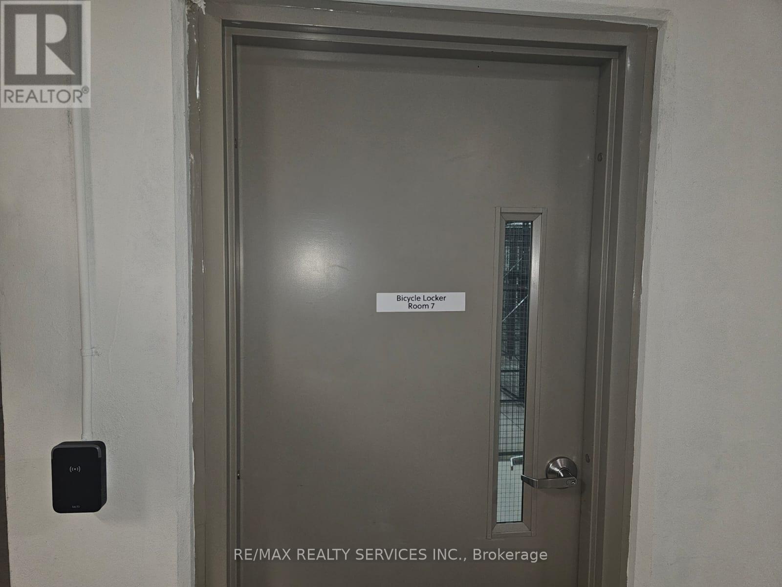 720 Whitlock Avenue, Milton (Wi Willmott), Ontario  L9E 2B9 - Photo 25 - W12598120