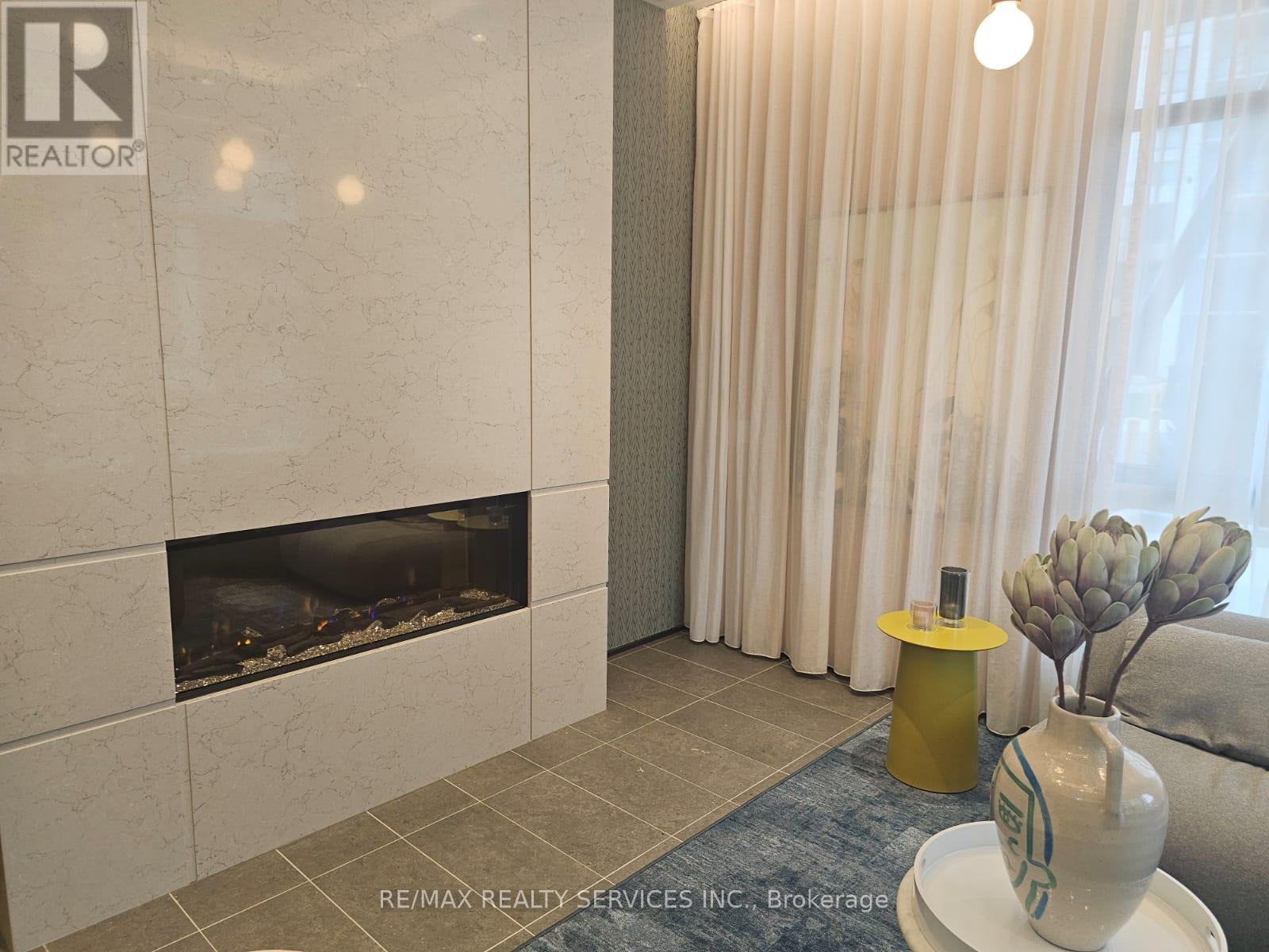 720 Whitlock Avenue, Milton (Wi Willmott), Ontario  L9E 2B9 - Photo 5 - W12598120