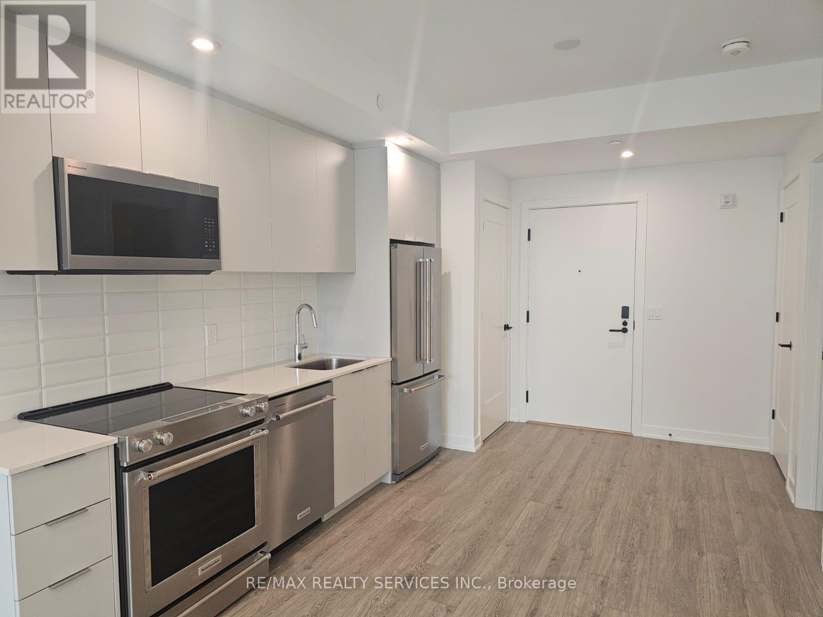 720 Whitlock Avenue, Milton (Wi Willmott), Ontario  L9E 2B9 - Photo 8 - W12598120