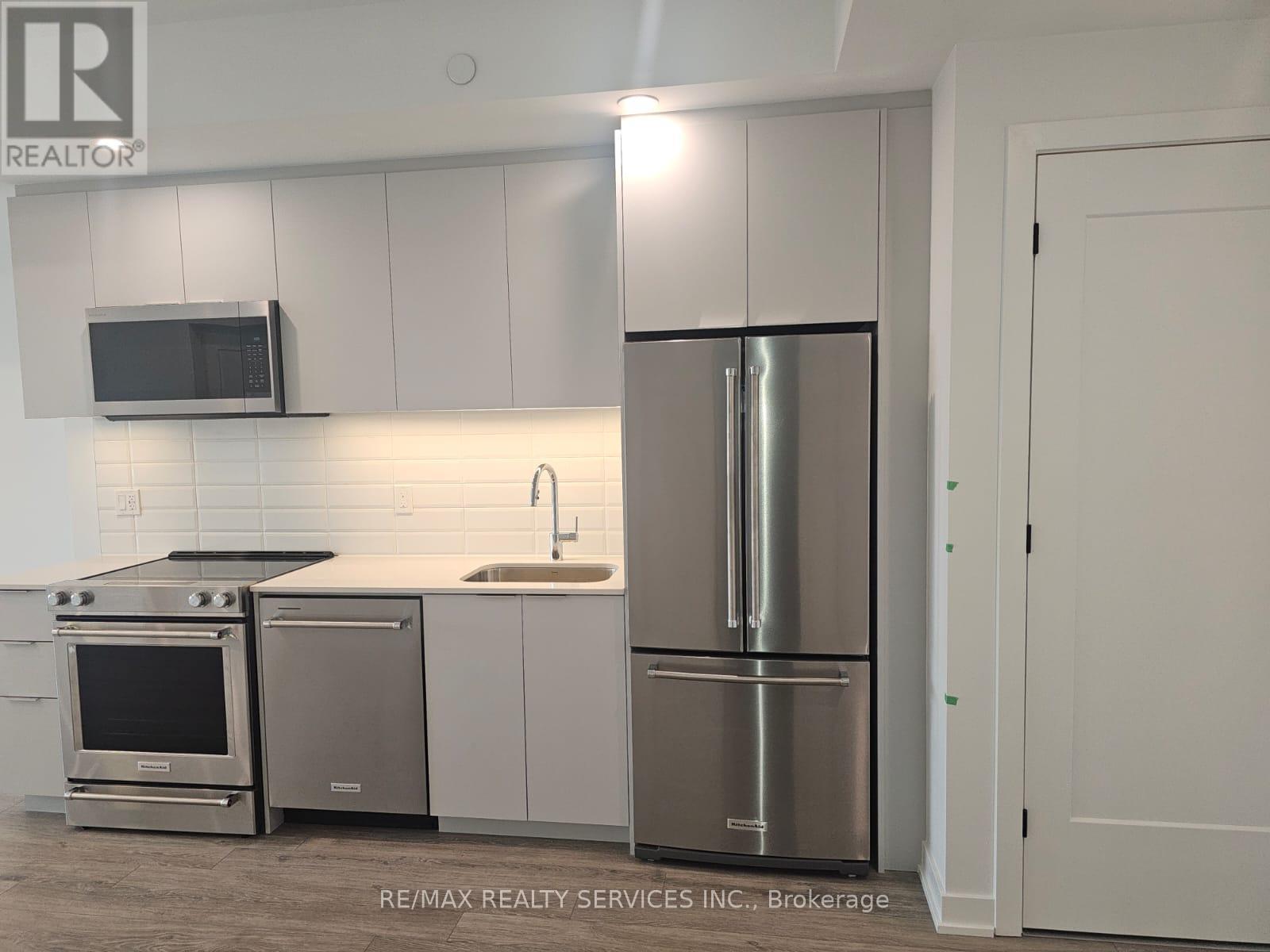 720 Whitlock Avenue, Milton (Wi Willmott), Ontario  L9E 2B9 - Photo 9 - W12598120