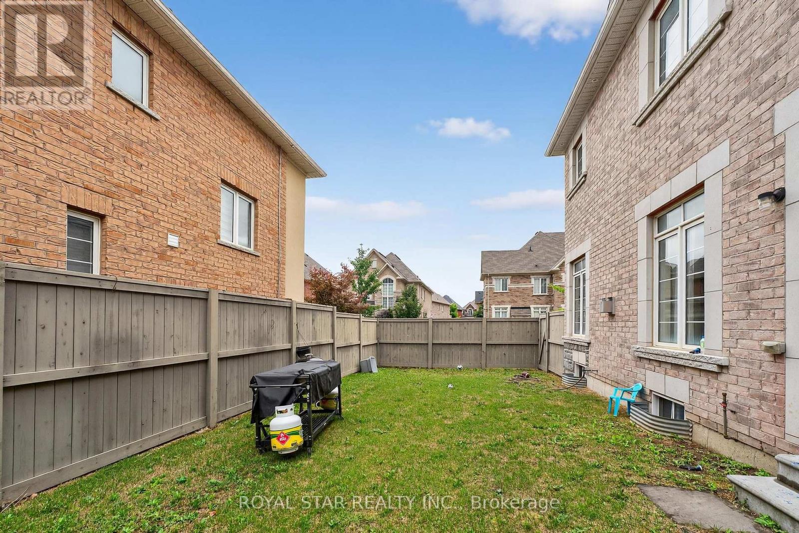 61 Aldersgate Drive, Brampton, Ontario  L7A 3Z9 - Photo 49 - W12598132