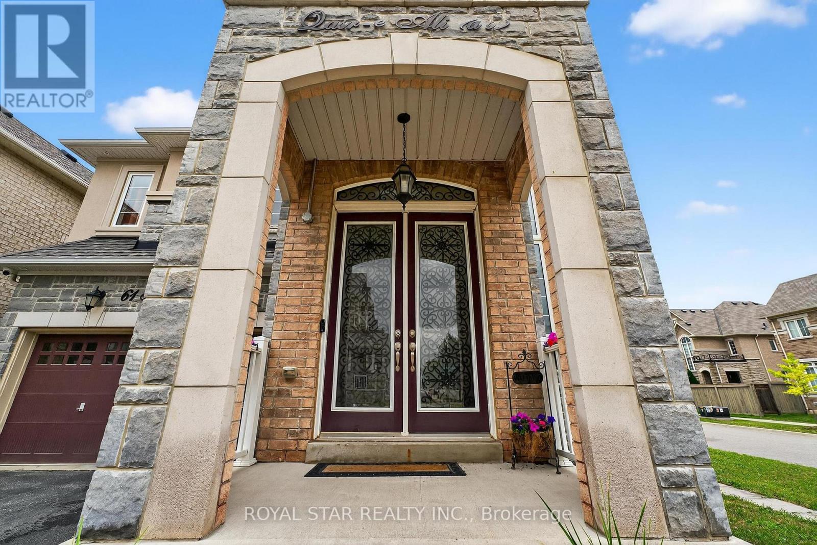 61 Aldersgate Drive, Brampton, Ontario  L7A 3Z9 - Photo 6 - W12598132