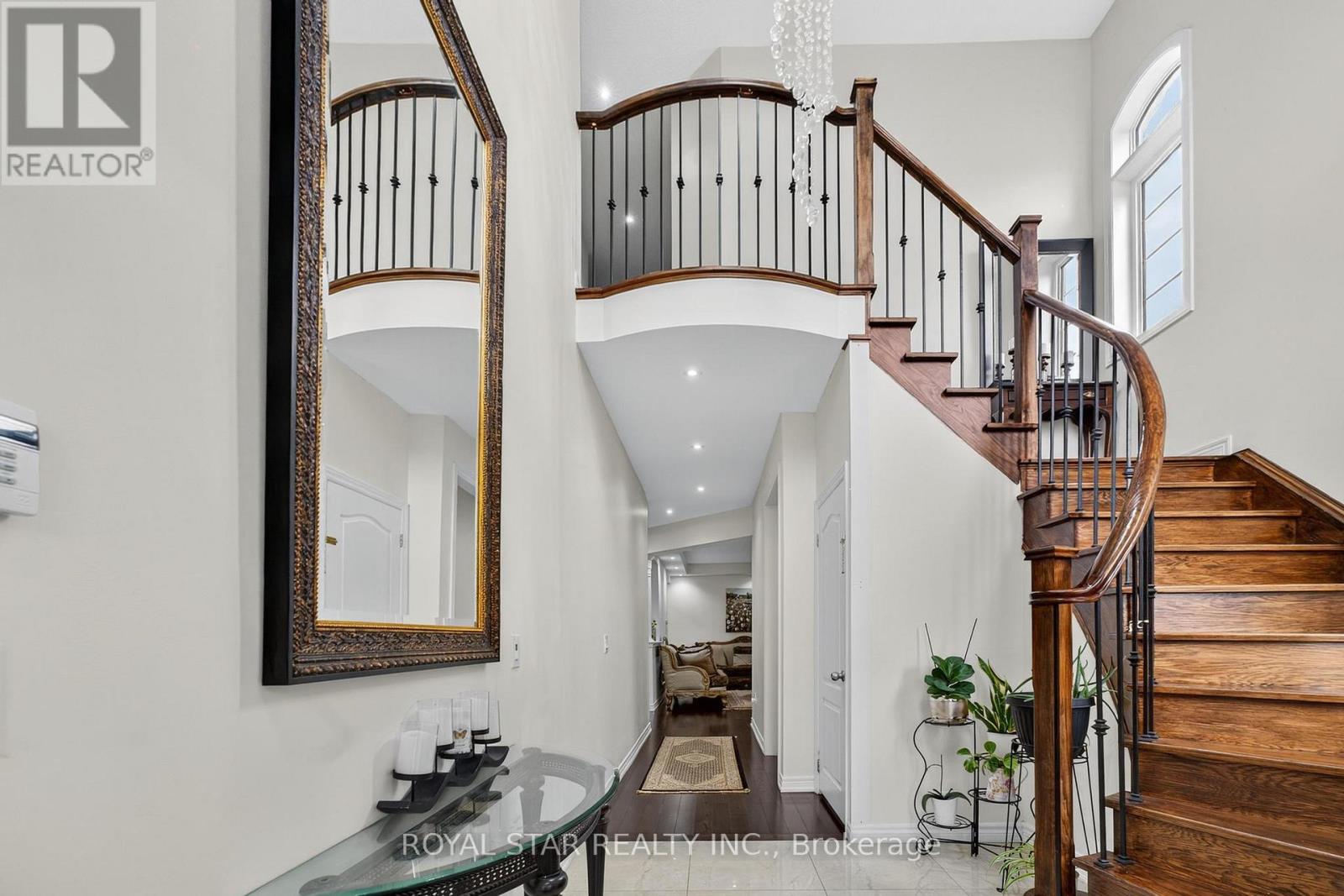 61 Aldersgate Drive, Brampton, Ontario  L7A 3Z9 - Photo 7 - W12598132