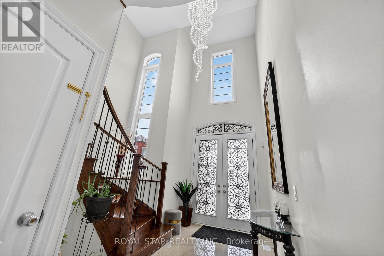 61 Aldersgate Drive, Brampton, Ontario  L7A 3Z9 - Photo 9 - W12598132