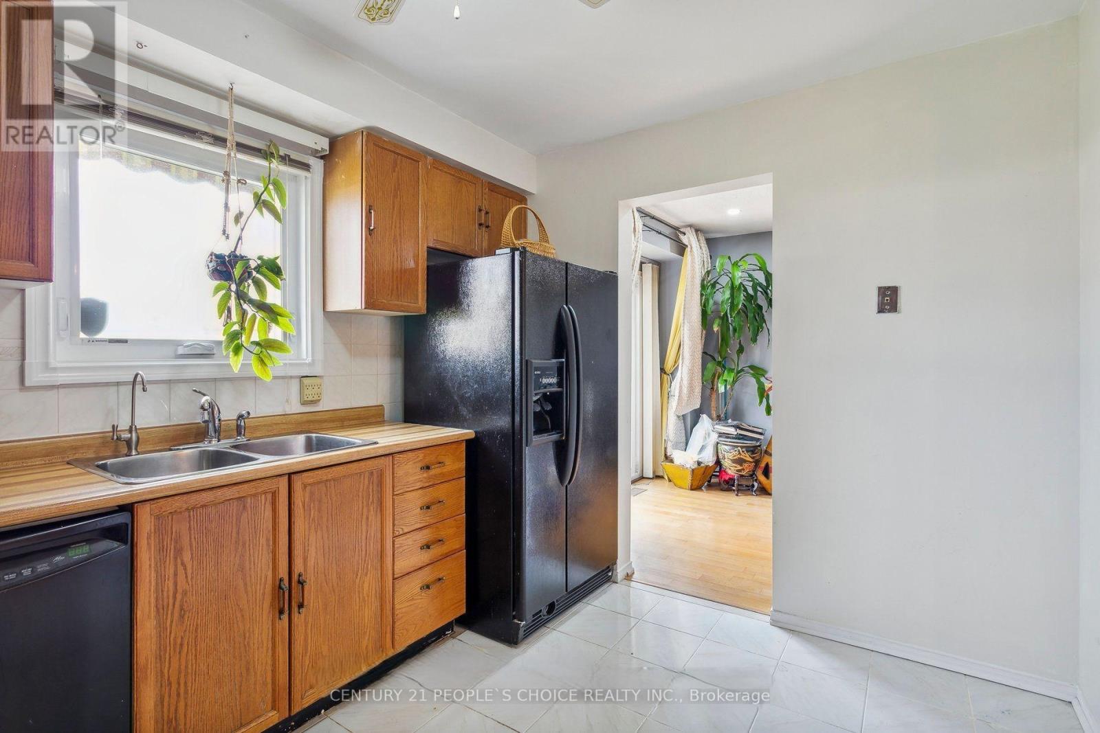 85 Acadian Heights, Brampton, Ontario  L6Y 4H2 - Photo 9 - W12598158