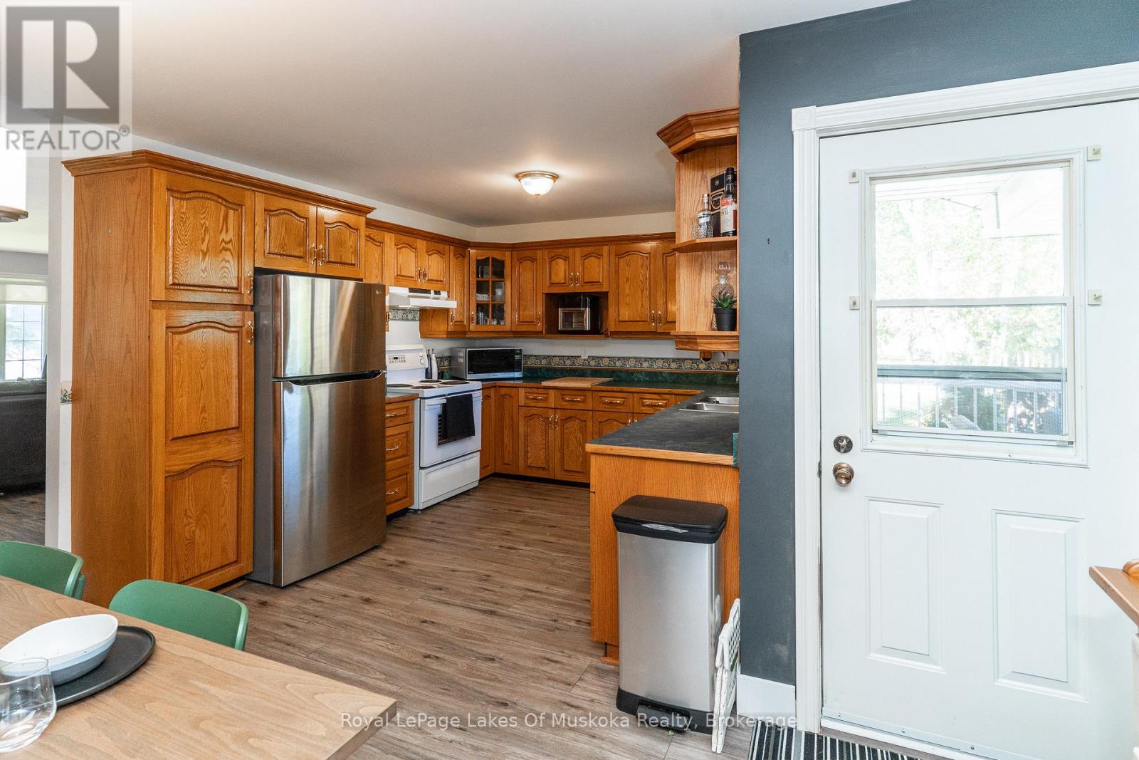 22 Knotty Pine Trail, Huntsville, Ontario  P1H 1S7 - Photo 11 - X12598228