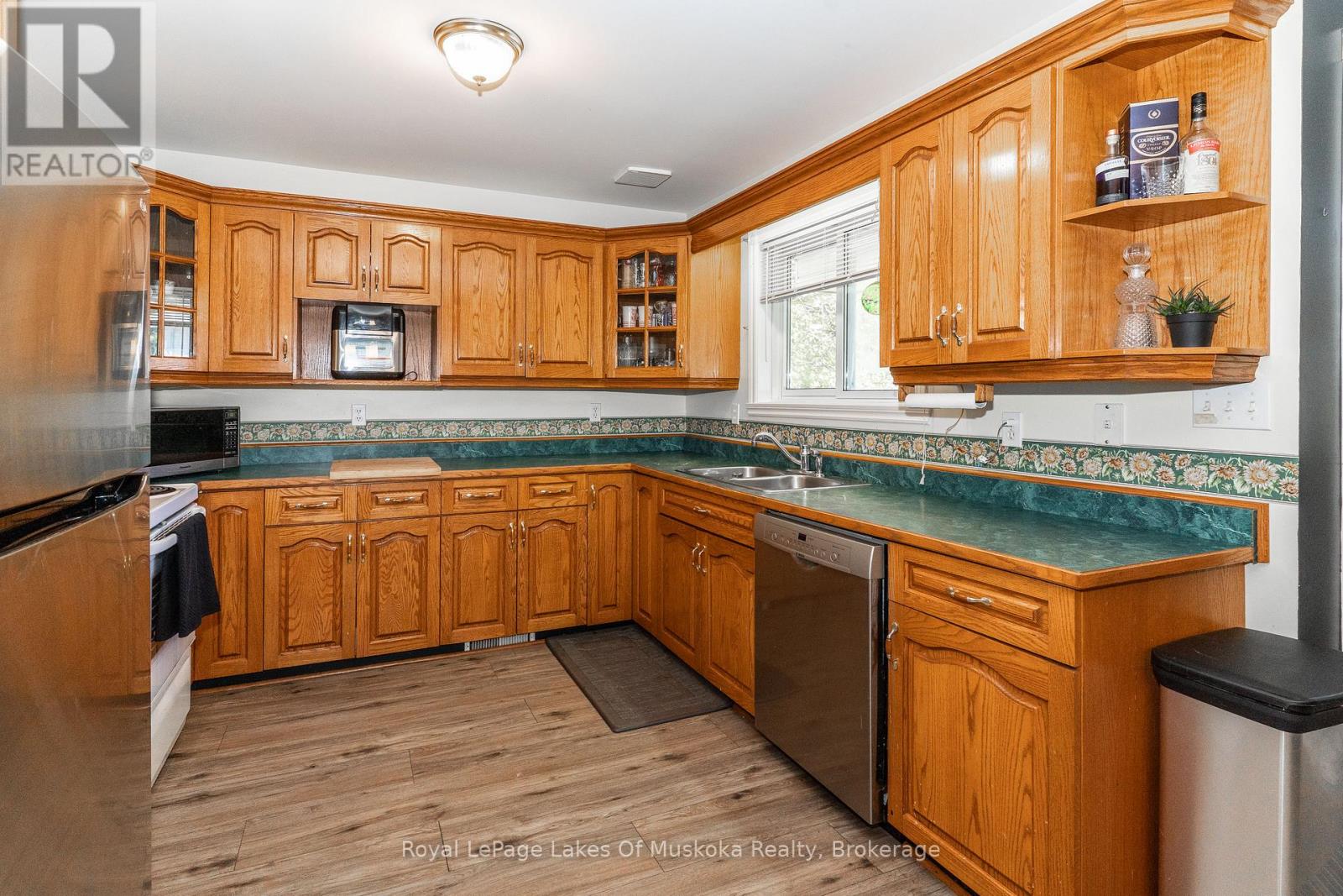 22 Knotty Pine Trail, Huntsville, Ontario  P1H 1S7 - Photo 8 - X12598228